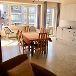 호텔 Koksijde-bad De Block Zeelaan C6 *